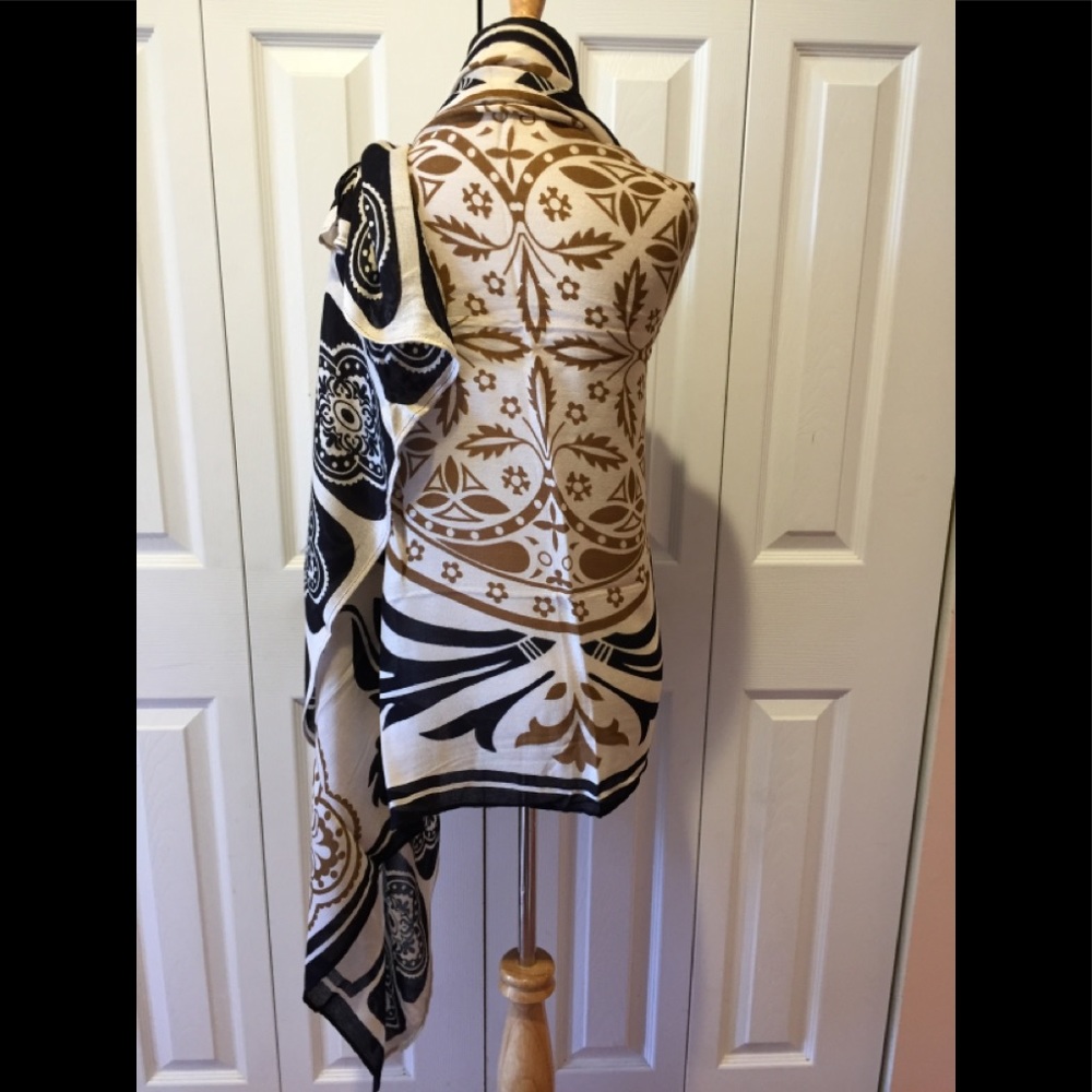 Fabulous and Versatile Soft Rayon Wrap/Scarf - Picture 2 of 6